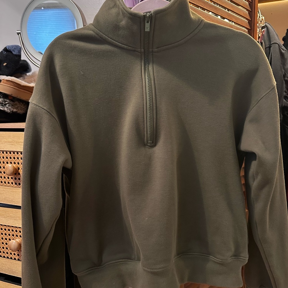 Fabletics Women’s Olive Green Zip-Up Sweatshirt